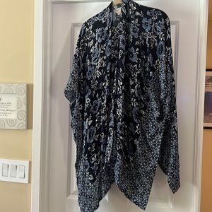 Ann Taylor Loft blue and navy print kimono.
